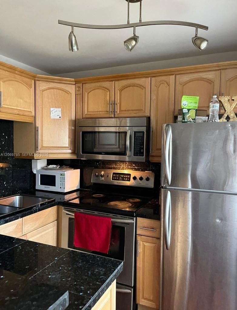 3239 W Trade Ave # 2, Miami, FL 33133