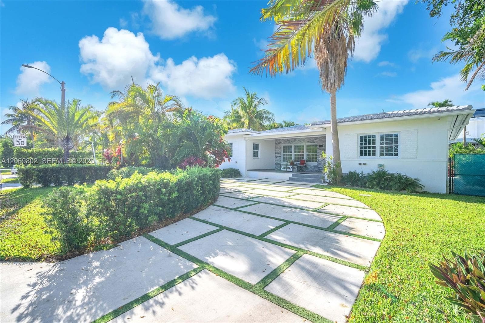 1235 NE 88th St, Miami, FL 33138 — zdjęcie 3