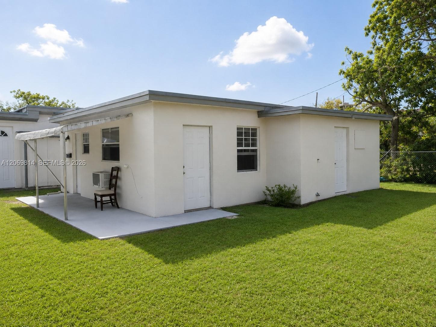 325 NE 108th St, Miami, FL 33161 — zdjęcie 2