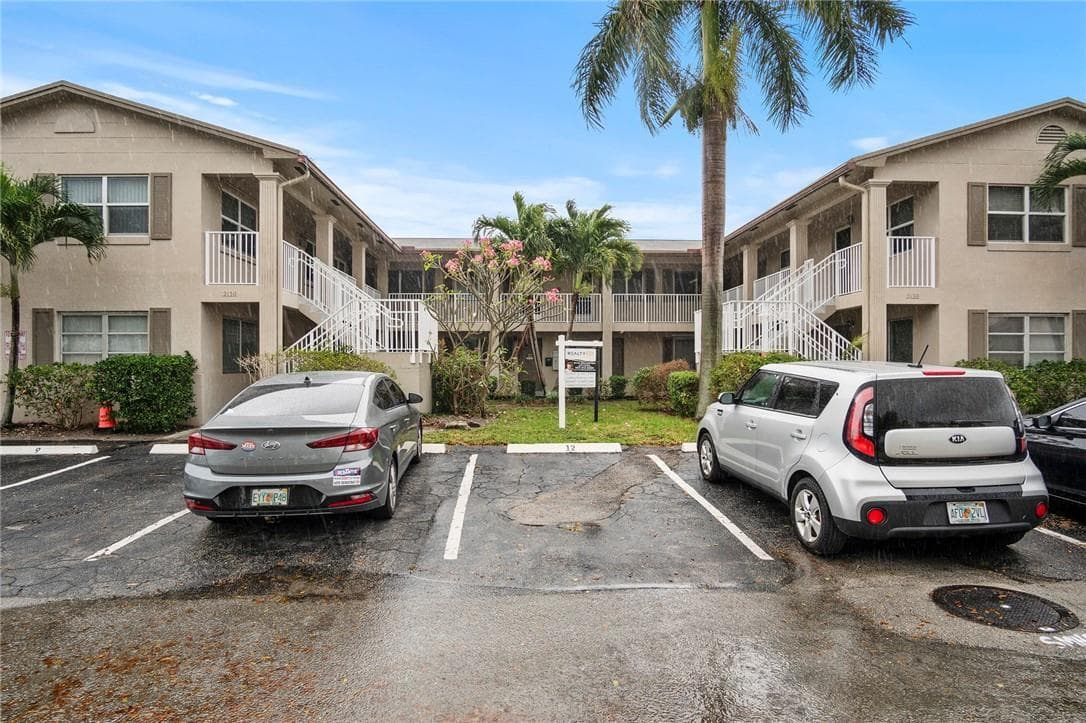 2130 NE 42ND Court # 8, Lighthouse Point, FL 33064