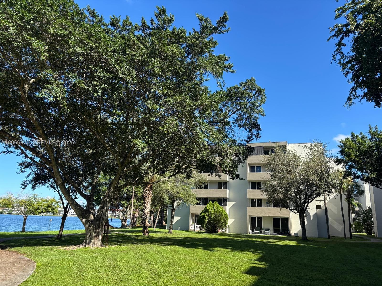 10090 NW 80th Ct # 1239, Hialeah Gardens, FL 33016 — zdjęcie 2