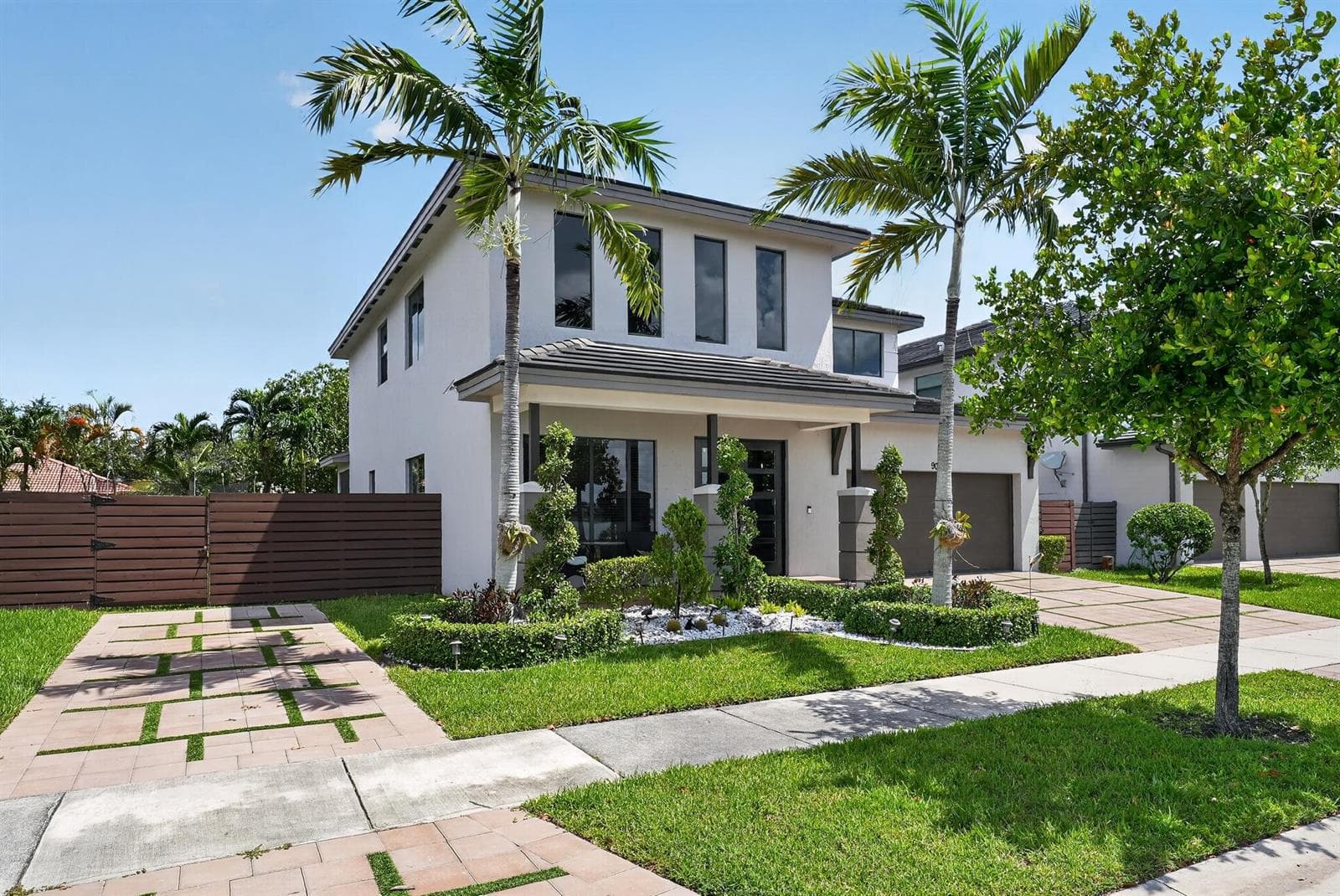 9023 NW 161ST Terrace, Miami Lakes, FL 33018 — zdjęcie 4