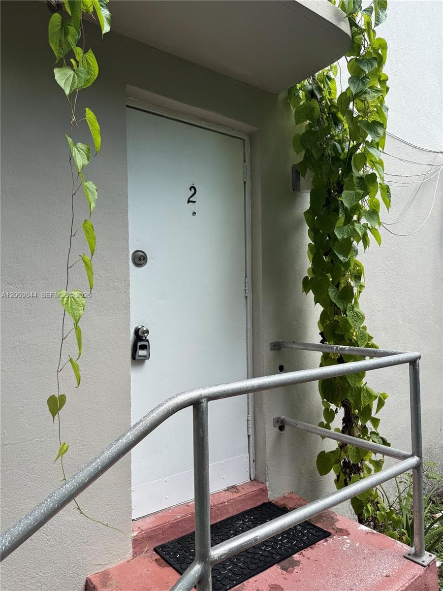 825 Alton Rd # 2, Miami Beach, FL 33139 — zdjęcie 2