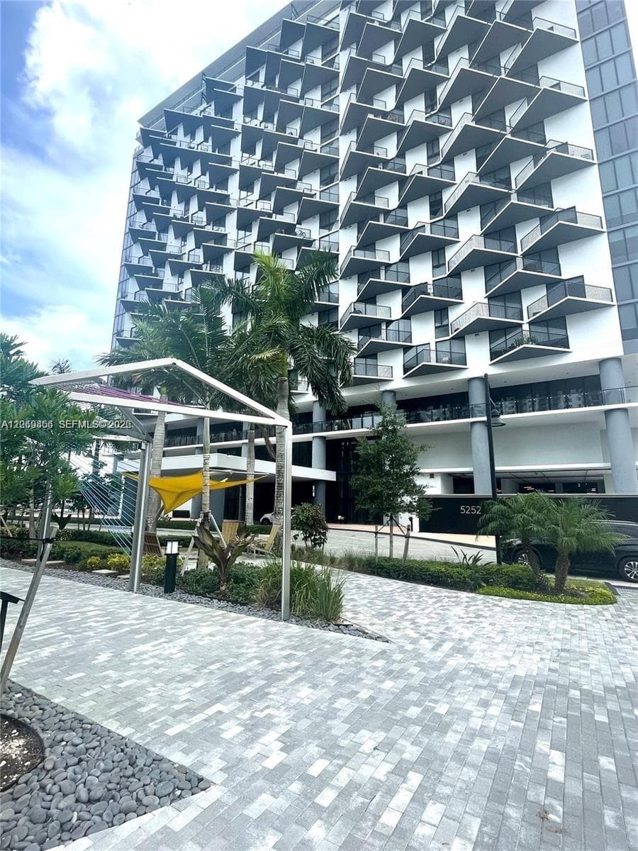 5252 NW 85th Ave # 1608, Doral, FL 33166