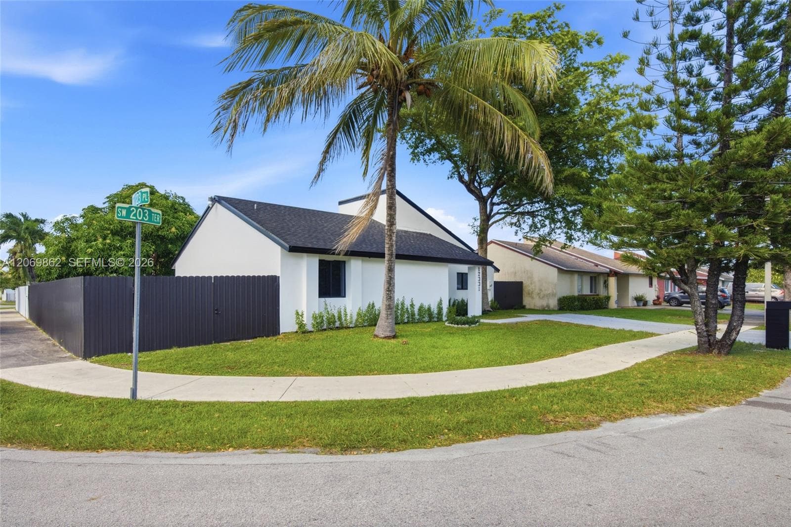 12331 SW 203rd Ter, Miami, FL 33177 — zdjęcie 2
