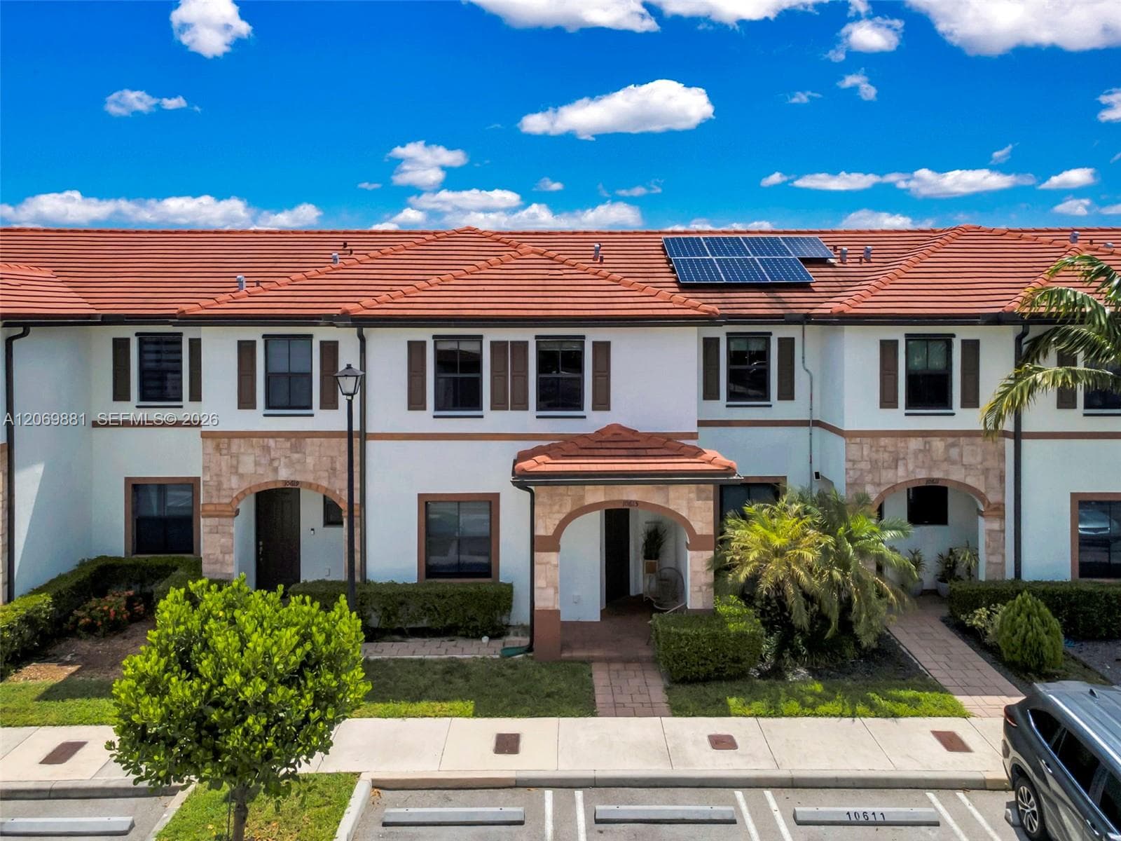 10615 W 34th Ct, Hialeah, FL 33018 — zdjęcie 2