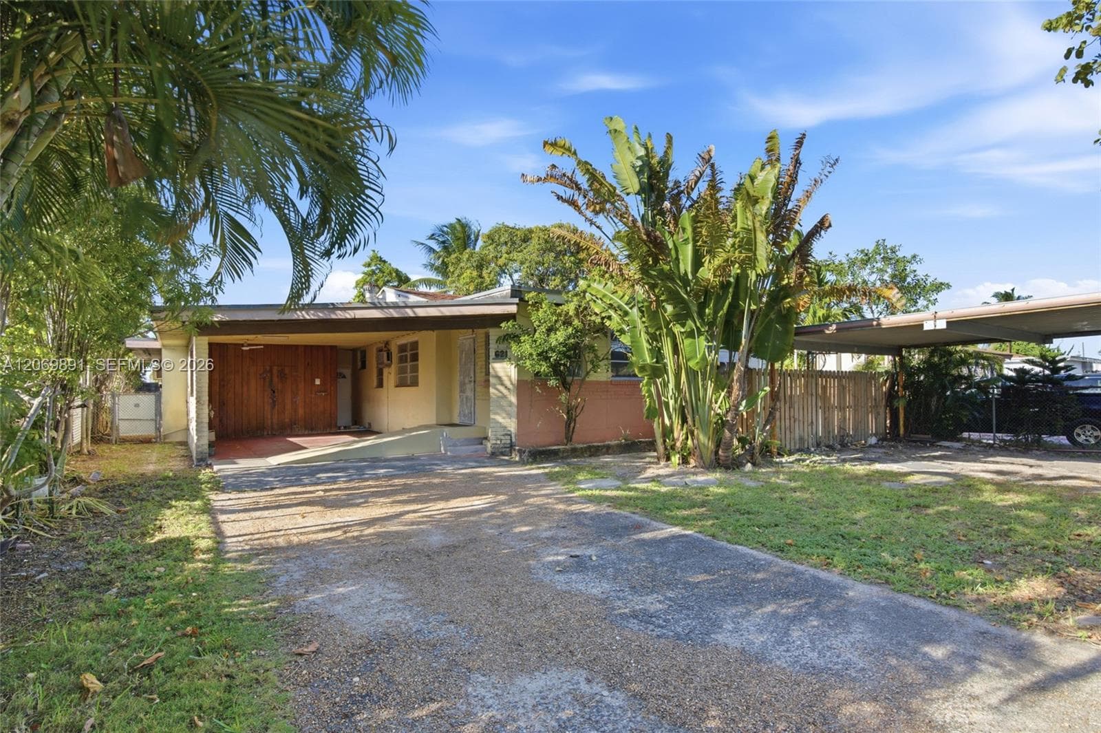 621 SE 4th St, Hialeah, FL 33010