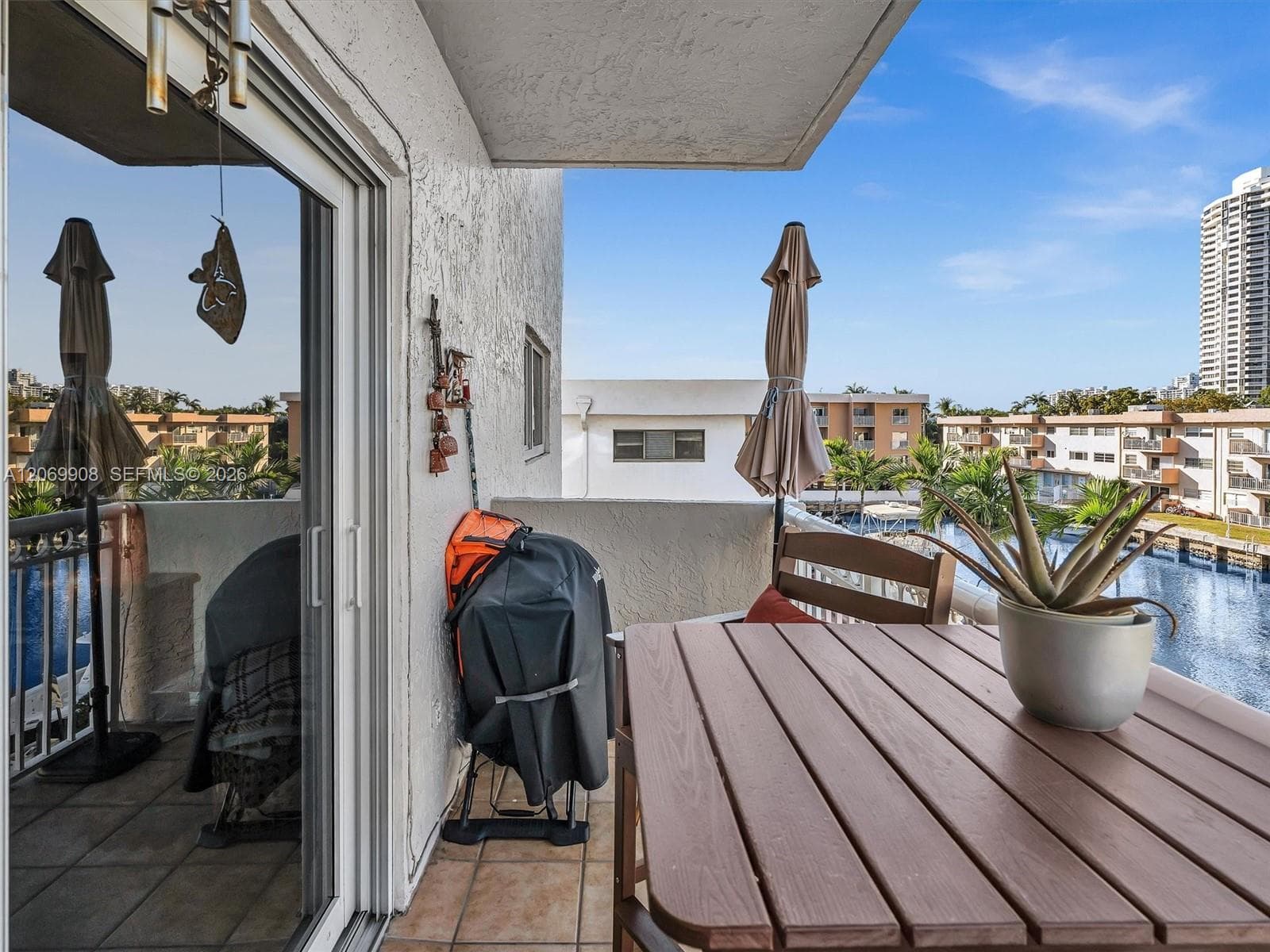 3601 NE 170th St # 301, North Miami Beach, FL 33160 — zdjęcie 5