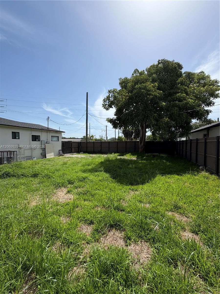 107 W Pembroke Rd # 0, Hallandale Beach, FL 33009 — zdjęcie 4