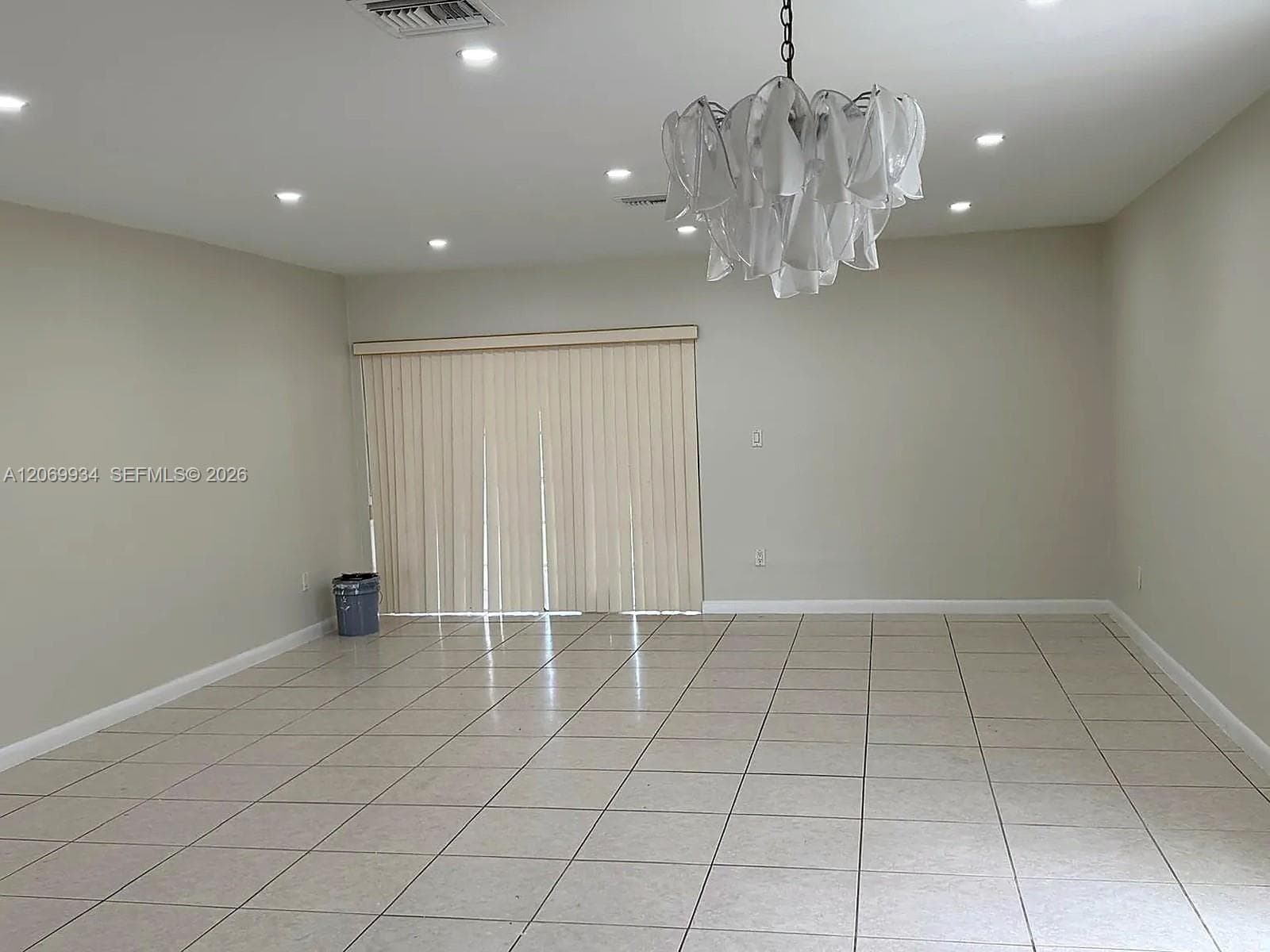3232 Village Green Dr, Miami, FL 33175 — zdjęcie 3