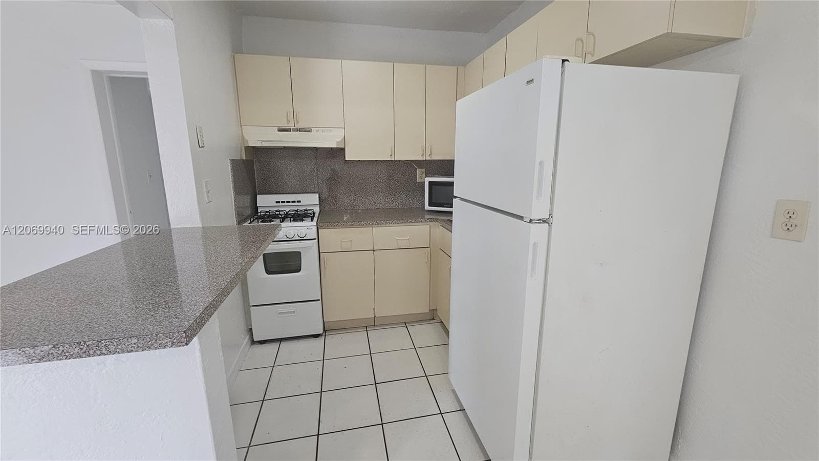 1230 W 54th St # 226A, Hialeah, FL 33012 — zdjęcie 5