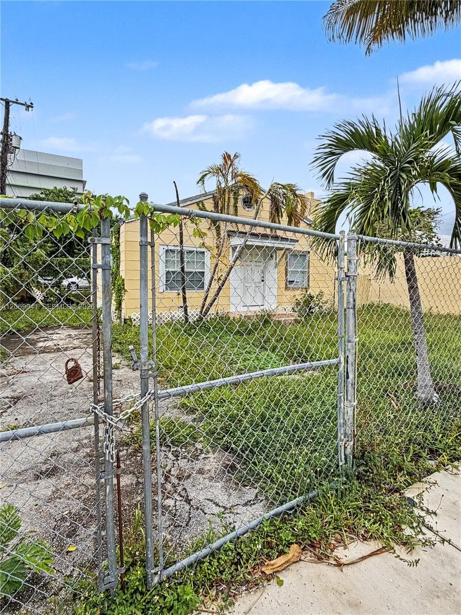 2728 NW 3rd St, Miami, FL 33125 — zdjęcie 5