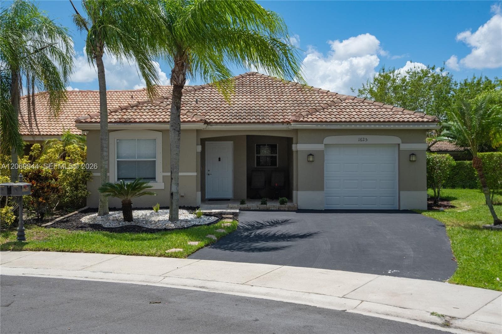 1625 Orion Ln, Weston, FL 33327
