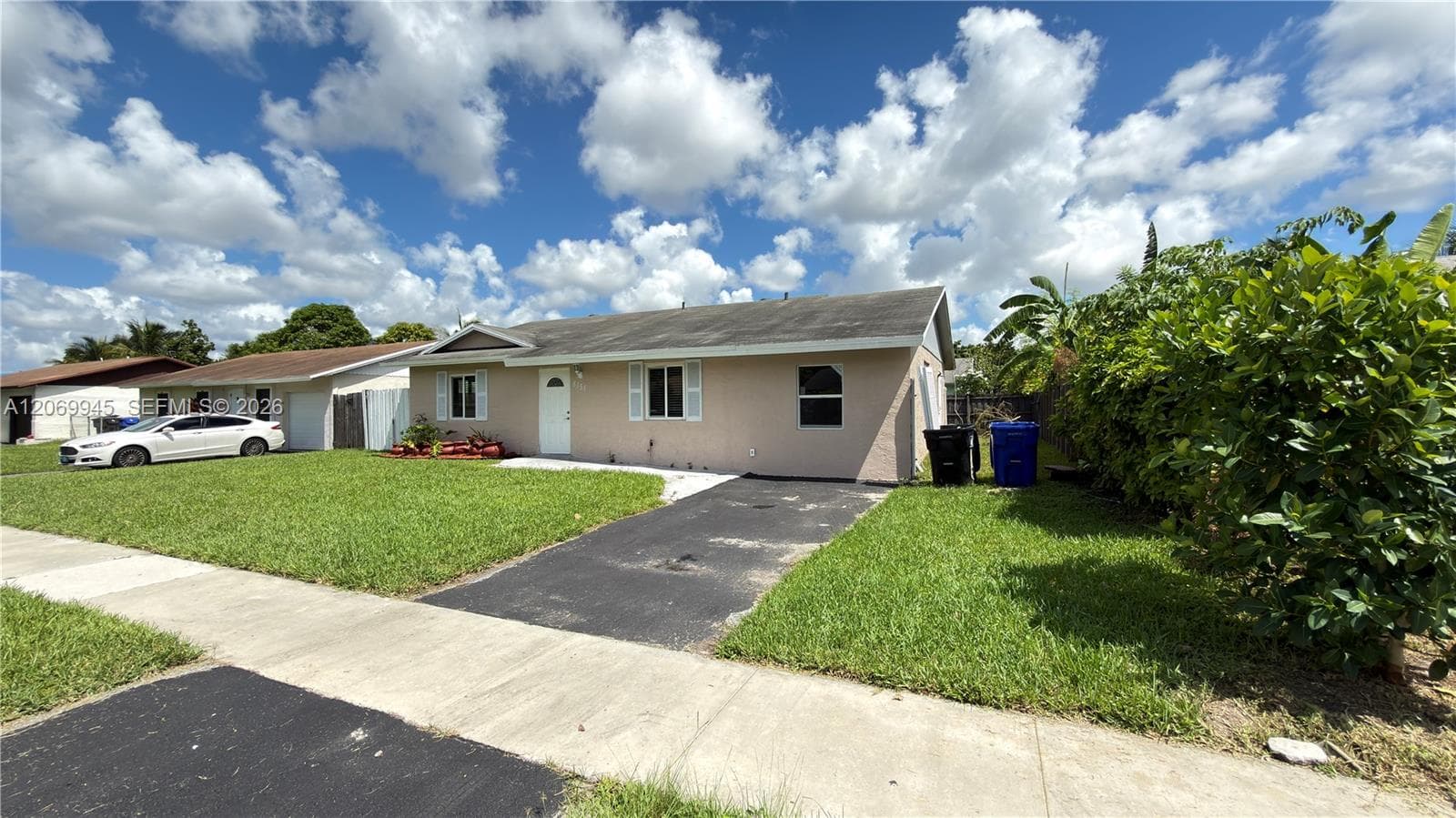 8151 SW 7th St, North Lauderdale, FL 33068 — zdjęcie 3