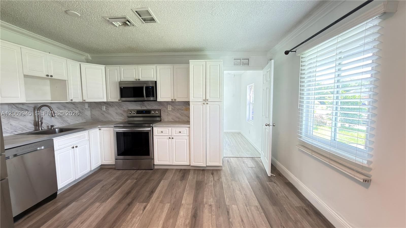 8151 SW 7th St, North Lauderdale, FL 33068 — zdjęcie 4