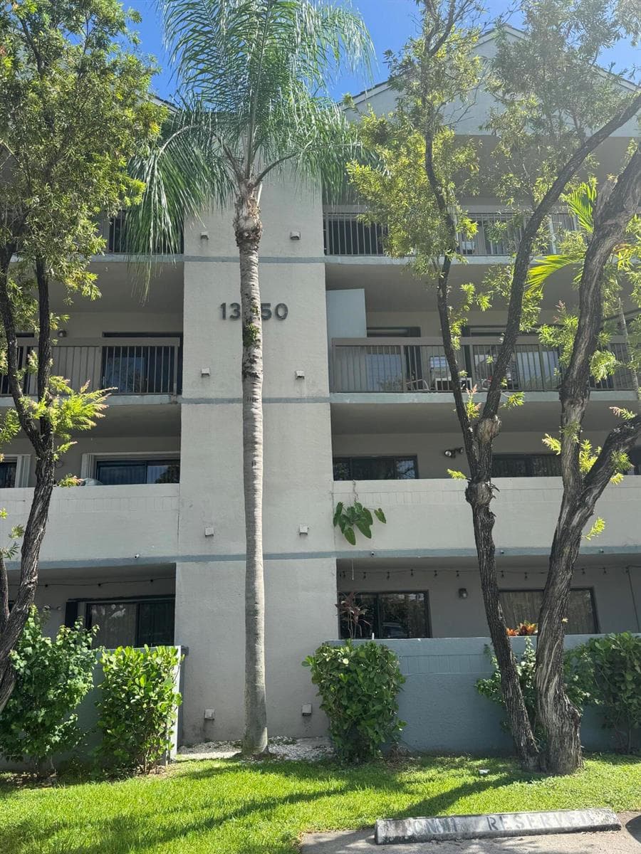 13250 SW 88th Terrace N # 303, Miami, FL 33186