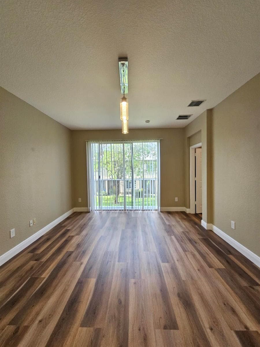 1967 FREEPORT Drive, Riviera Beach, FL 33404 — zdjęcie 2