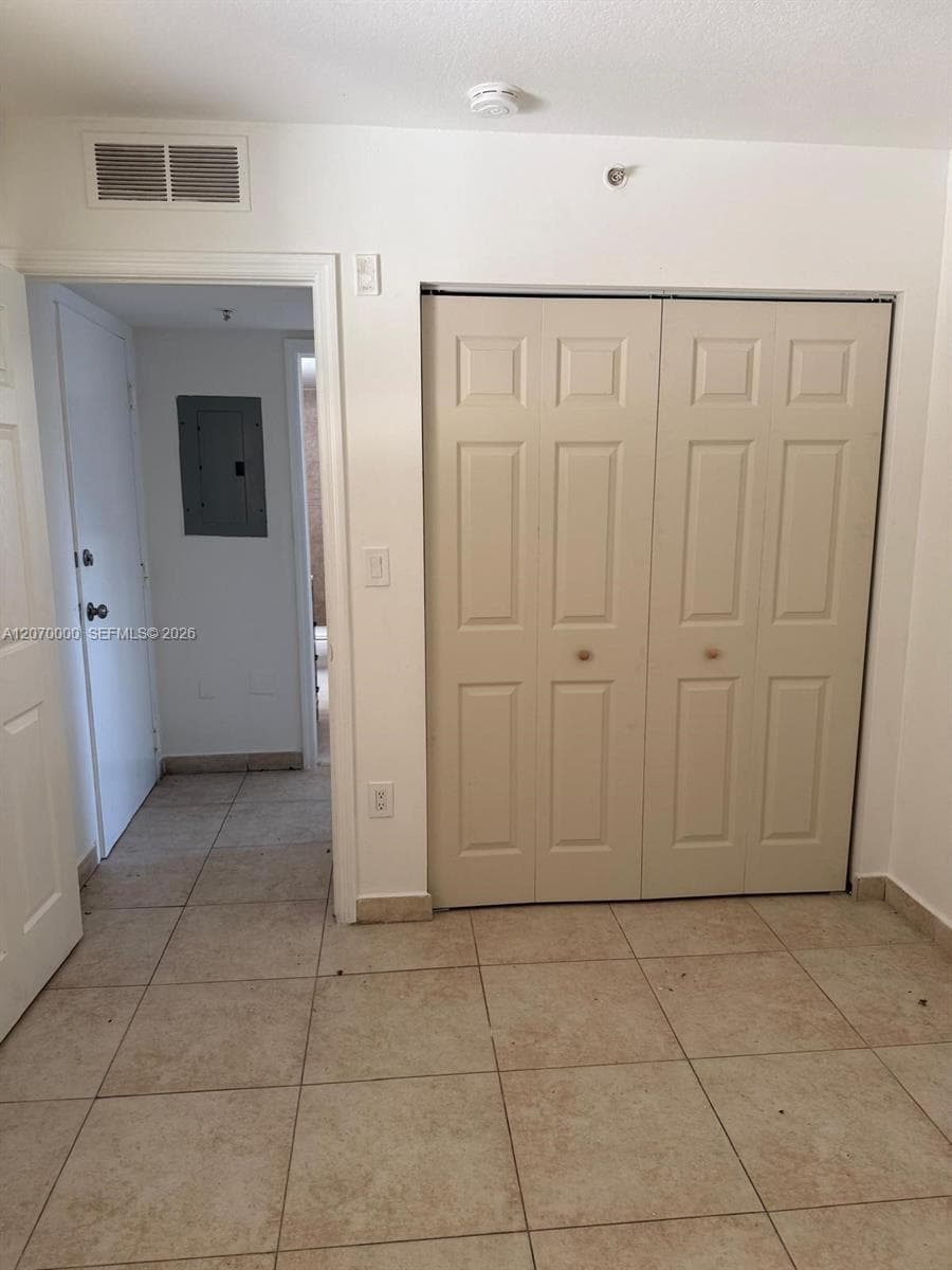 2647 NW 25th Ave # 210, Miami, FL 33142 — zdjęcie 2