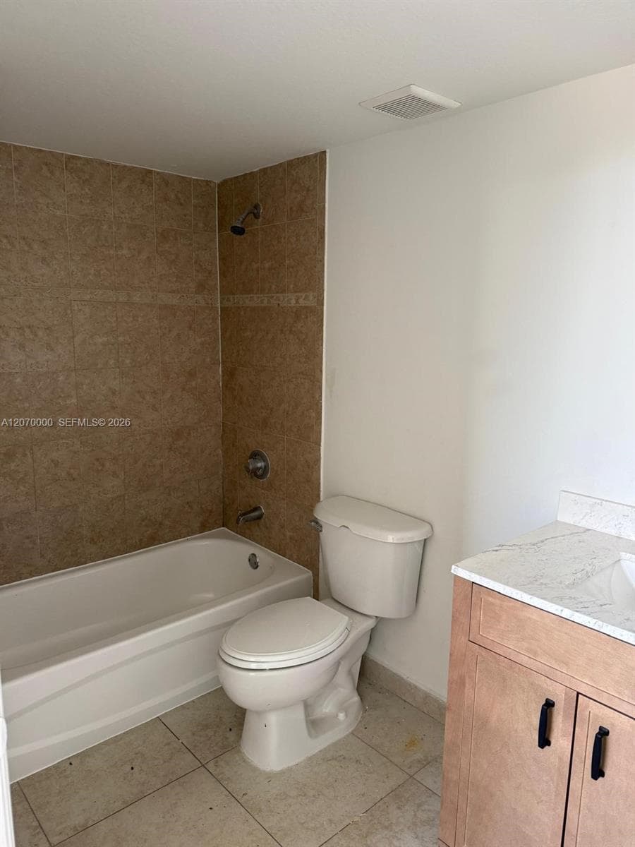 2647 NW 25th Ave # 210, Miami, FL 33142 — zdjęcie 4