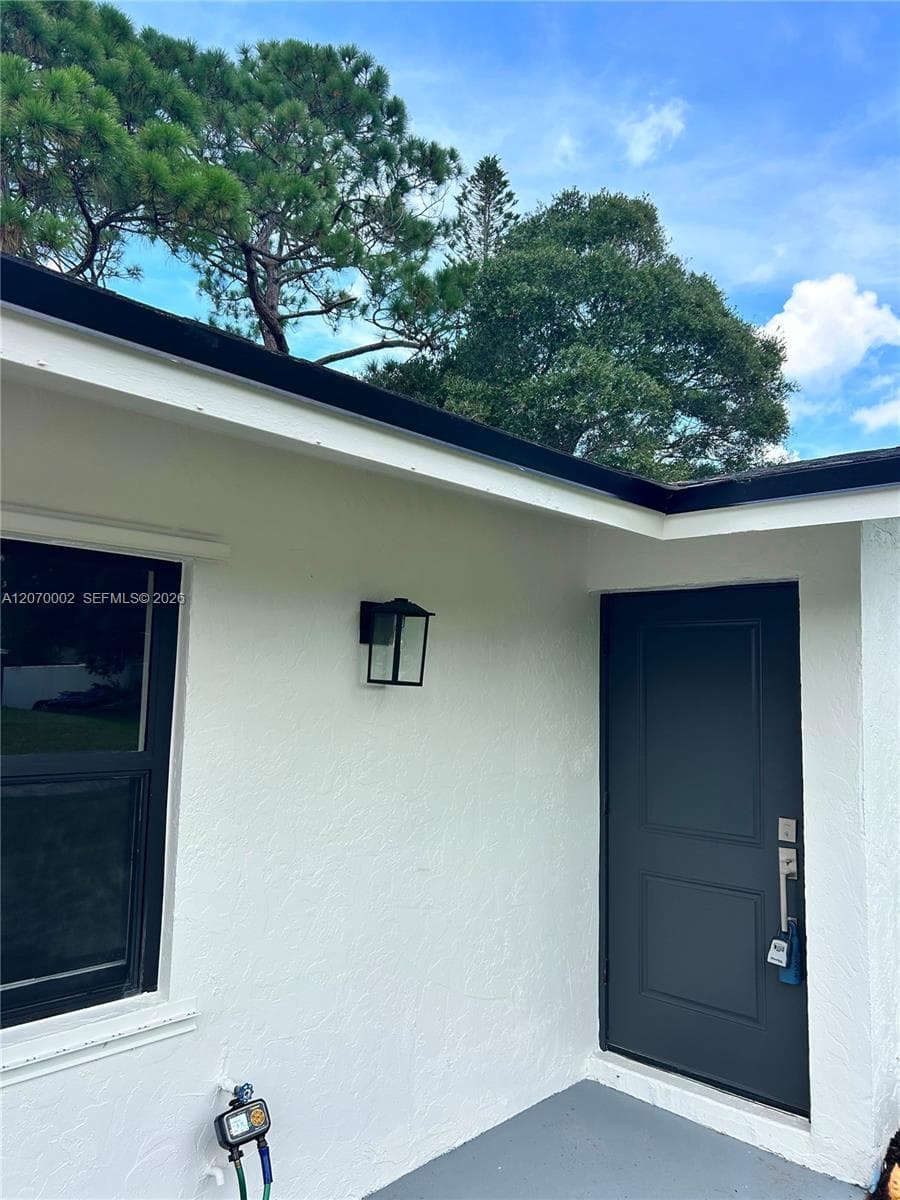5701 Myrtle Dr, Fort Pierce, FL 34982 — zdjęcie 3
