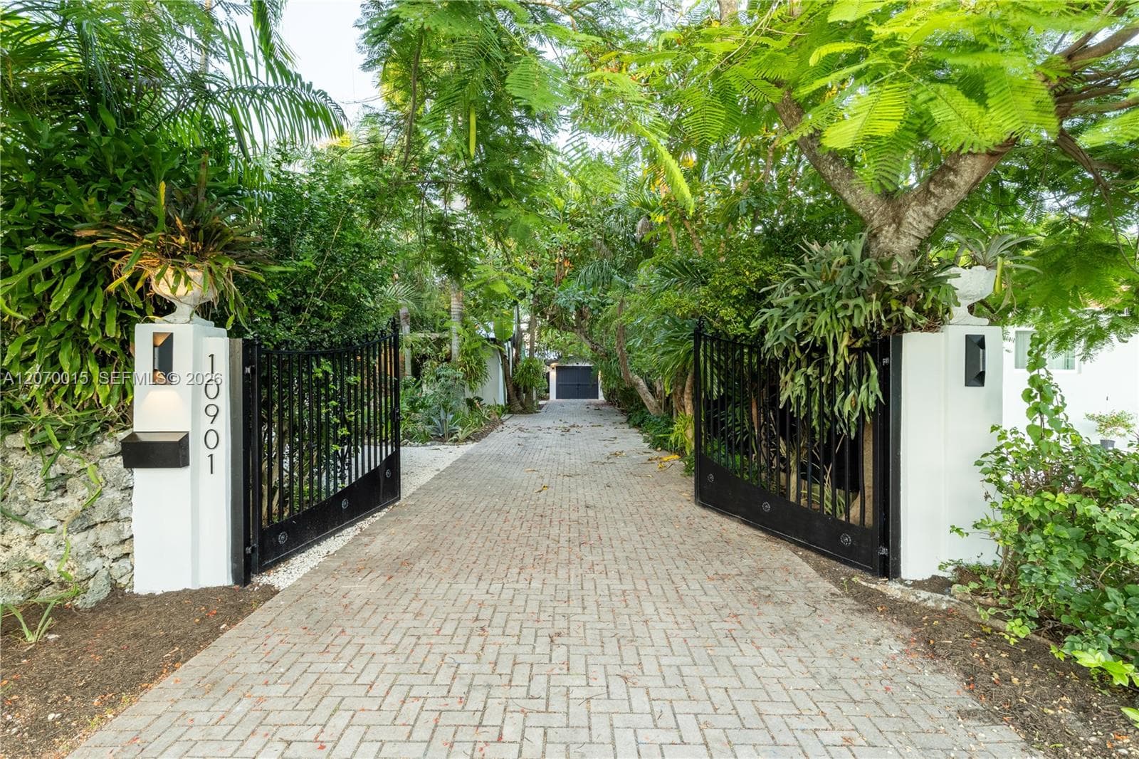 10901 NE 3rd Ave, Miami, FL 33161 — zdjęcie 2