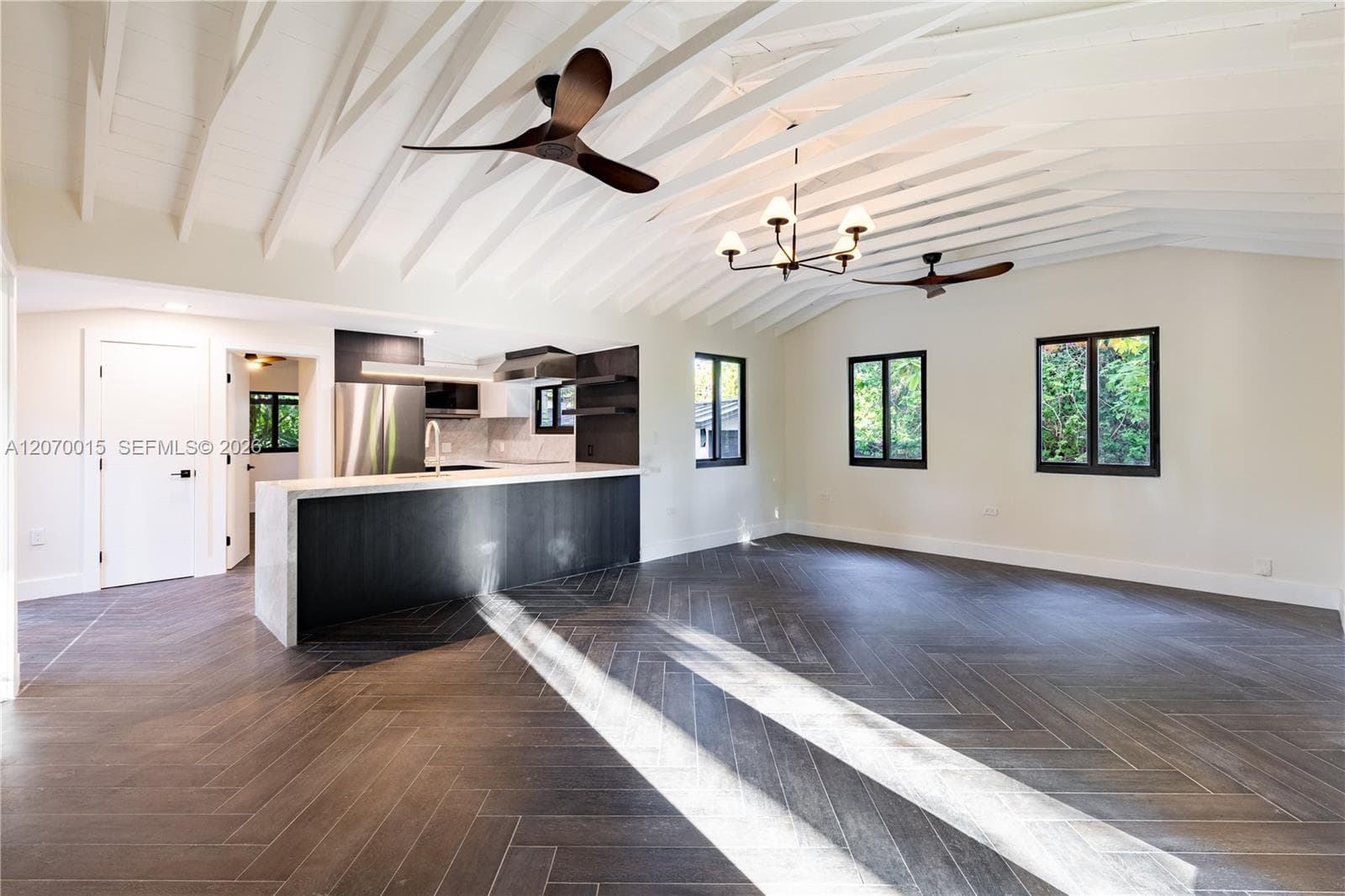 10901 NE 3rd Ave, Miami, FL 33161 — zdjęcie 3