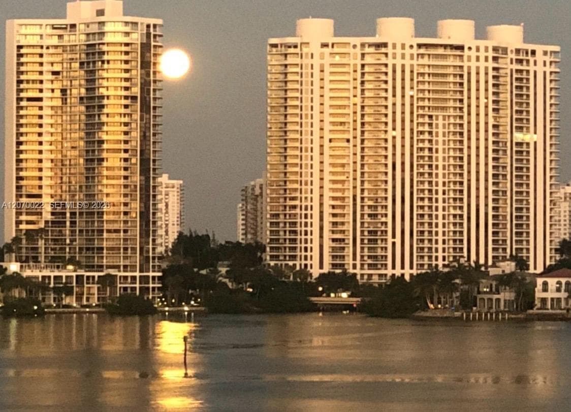 17720 N Bay Rd # 6C, Sunny Isles Beach, FL 33160 — zdjęcie 2