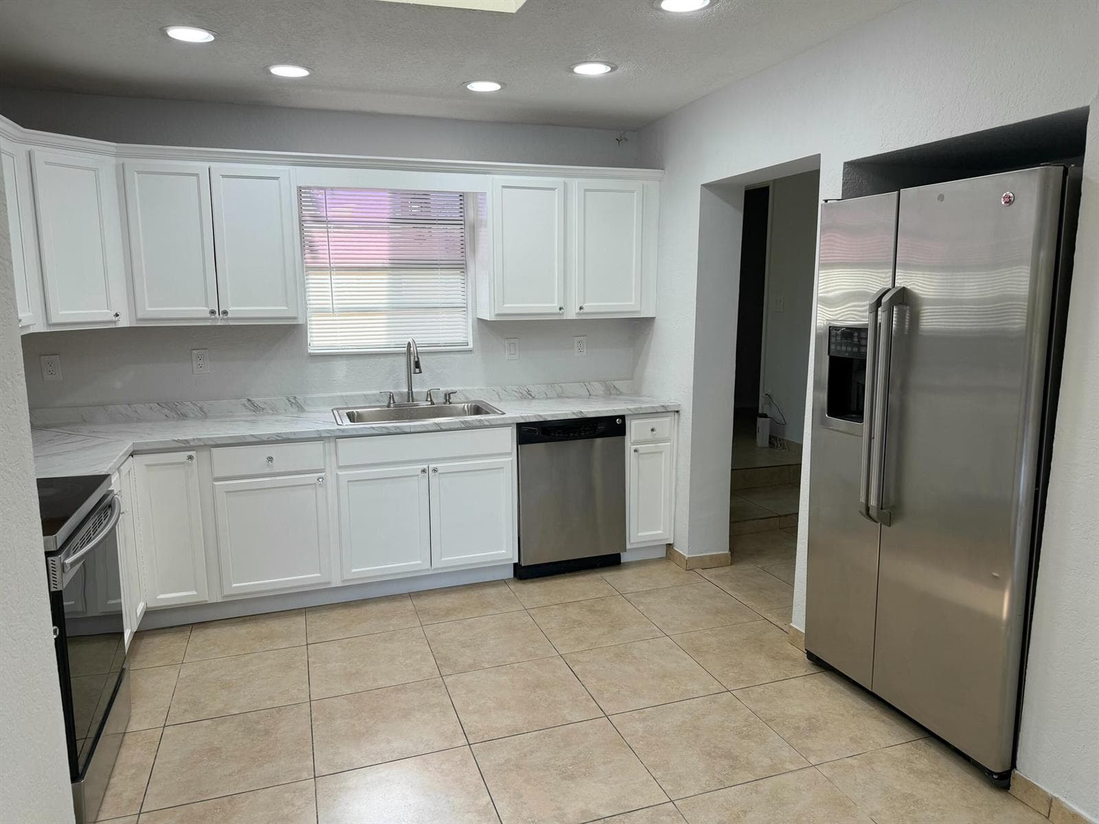 3830 DAVIS Road, Palm Springs, FL 33461 — zdjęcie 3