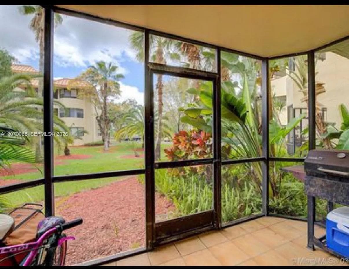 7401 NW 16th St # 108, Plantation, FL 33313
