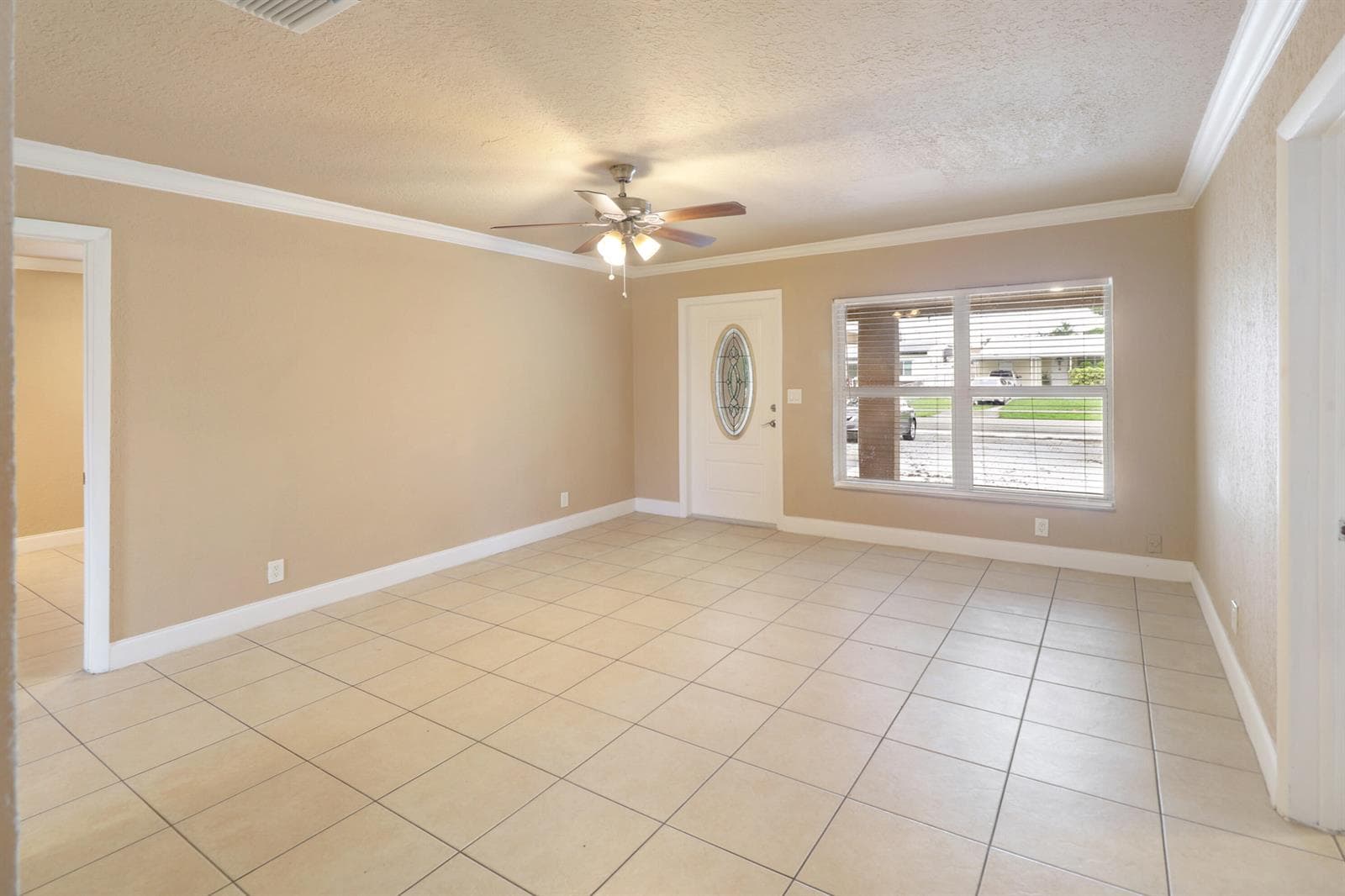 5249 NE 4TH Terrace, Oakland Park, FL 33334 — zdjęcie 3