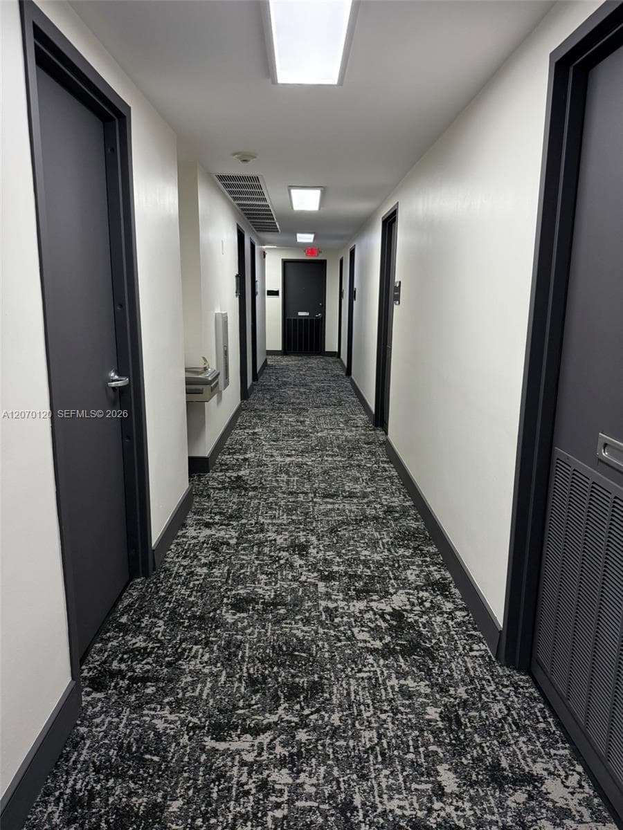 299 Alhambra Cir # 402, Coral Gables, FL 33134 — zdjęcie 3