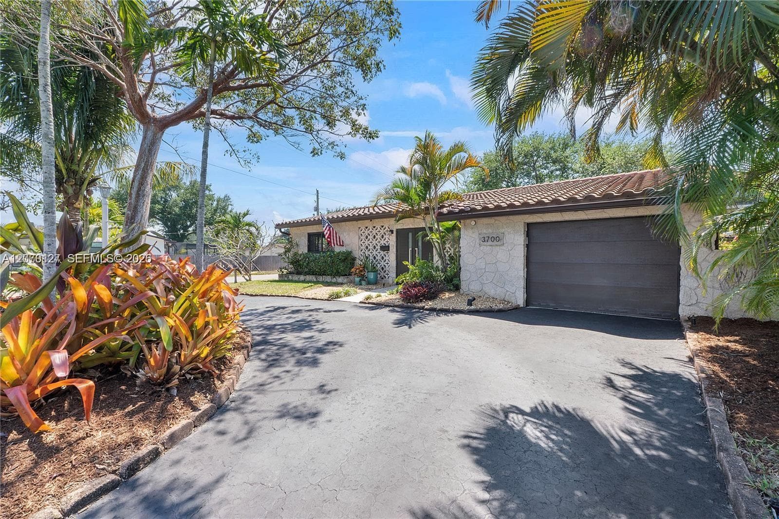 3700 W Park Rd, Hollywood, FL 33021