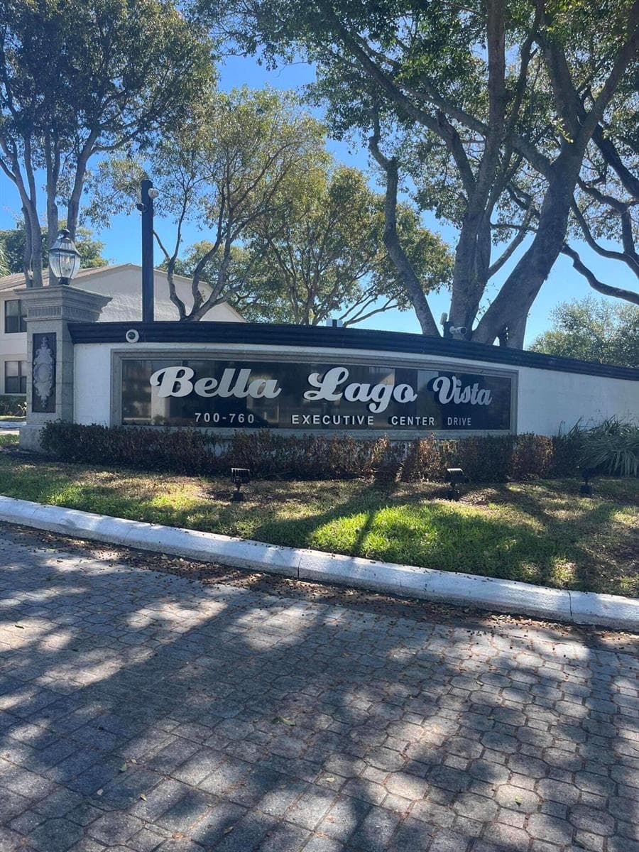 728 Executive Center Drive # 21, West Palm Beach, FL 33401