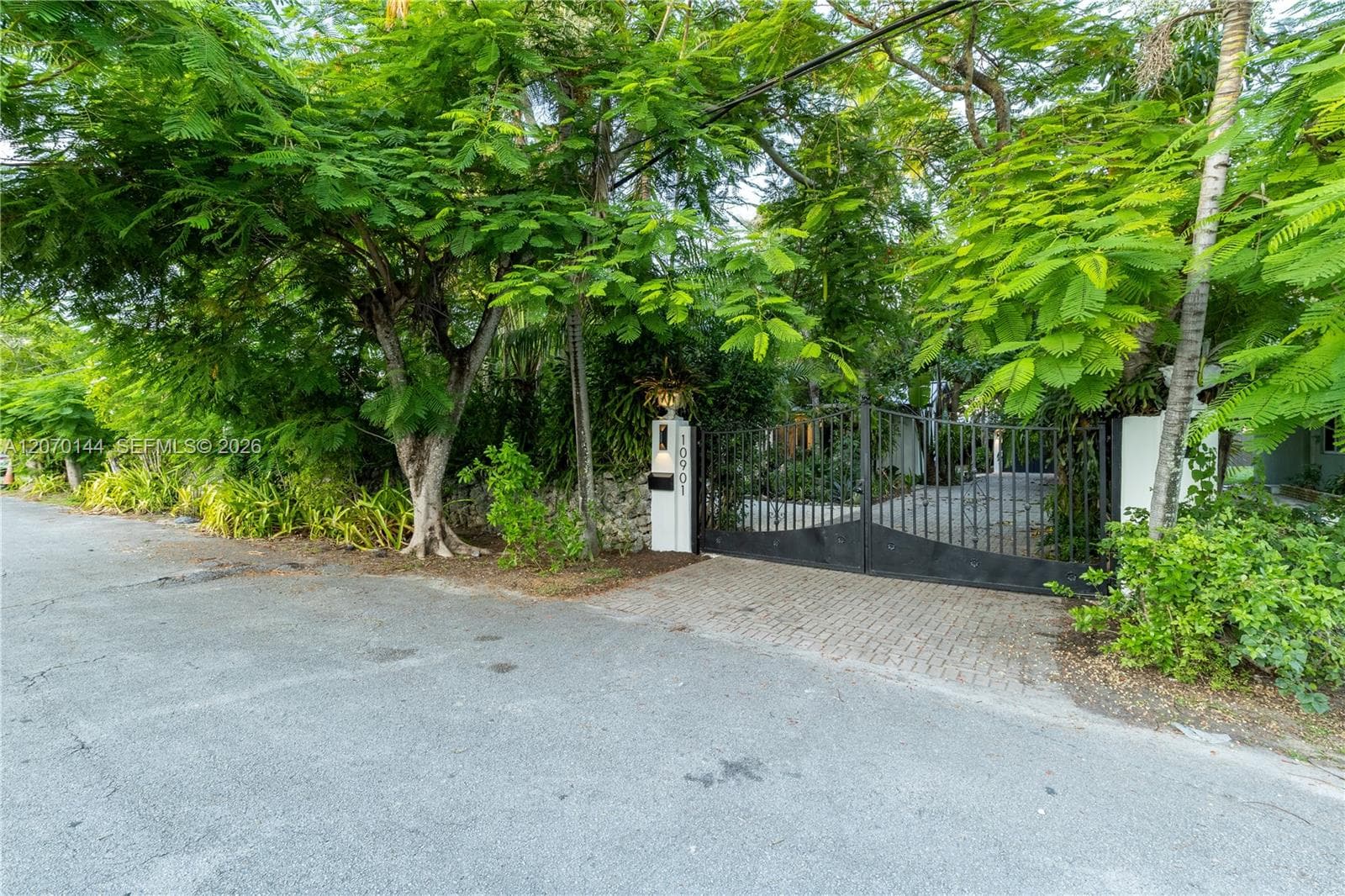 10901 NE 3rd Ave, Miami, FL 33161 — zdjęcie 5