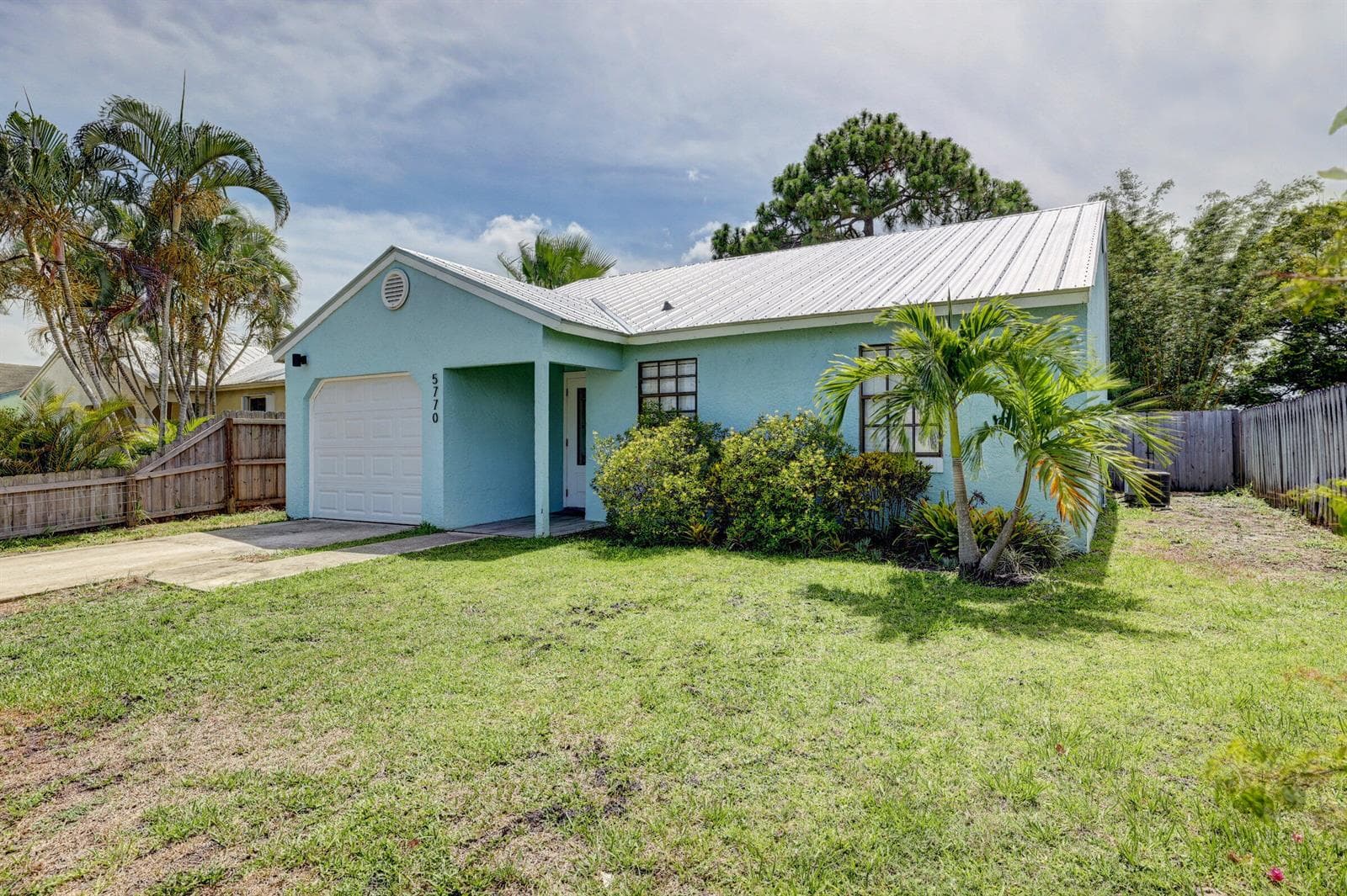 5770 SE WILSIE Drive, Stuart, FL 34997 — zdjęcie 2