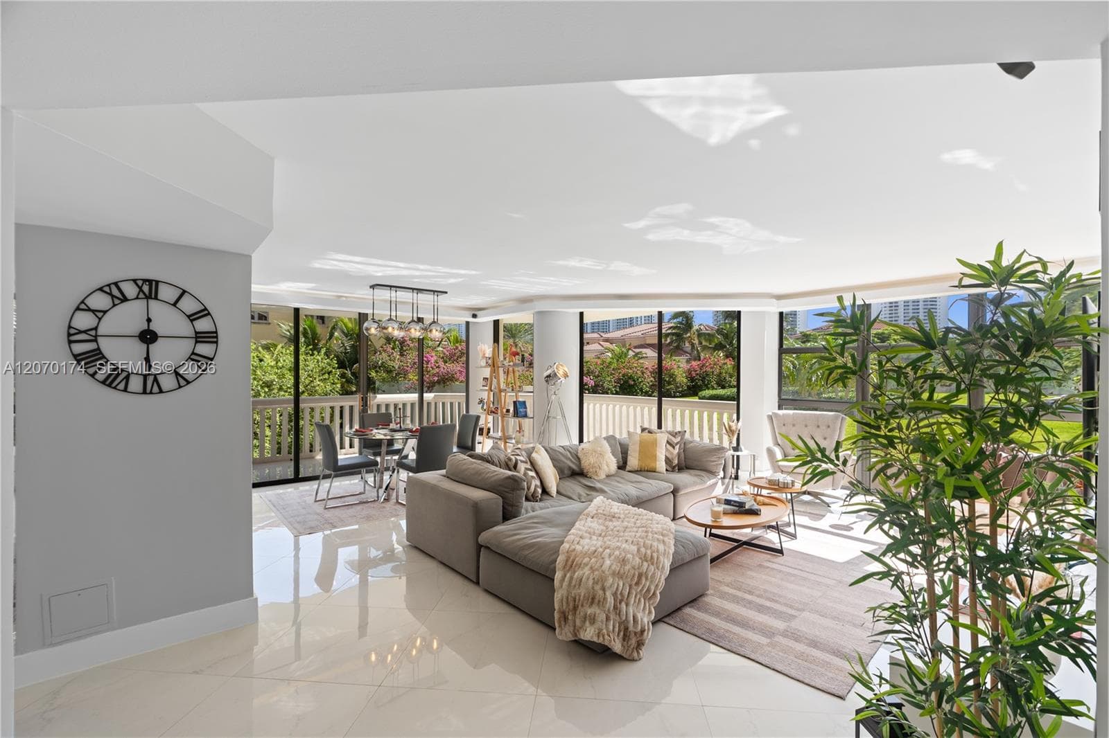 1000 W Island Blvd # 202, Aventura, FL 33160 — zdjęcie 3
