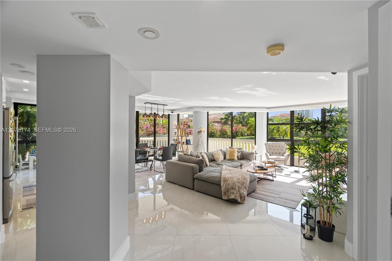 1000 W Island Blvd # 202, Aventura, FL 33160 — zdjęcie 4