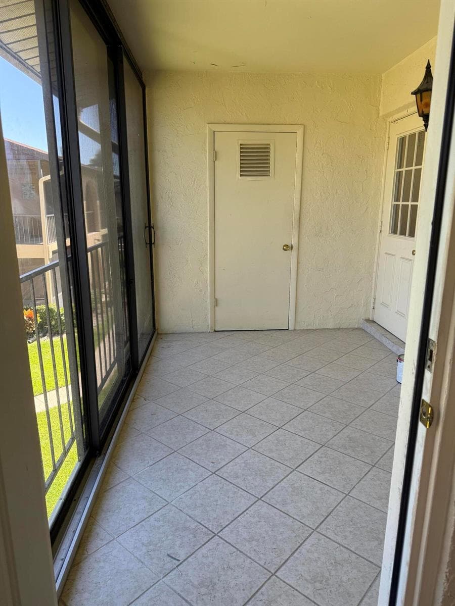 211 PINE HOV Circle # A-2, FL 33463 — zdjęcie 2