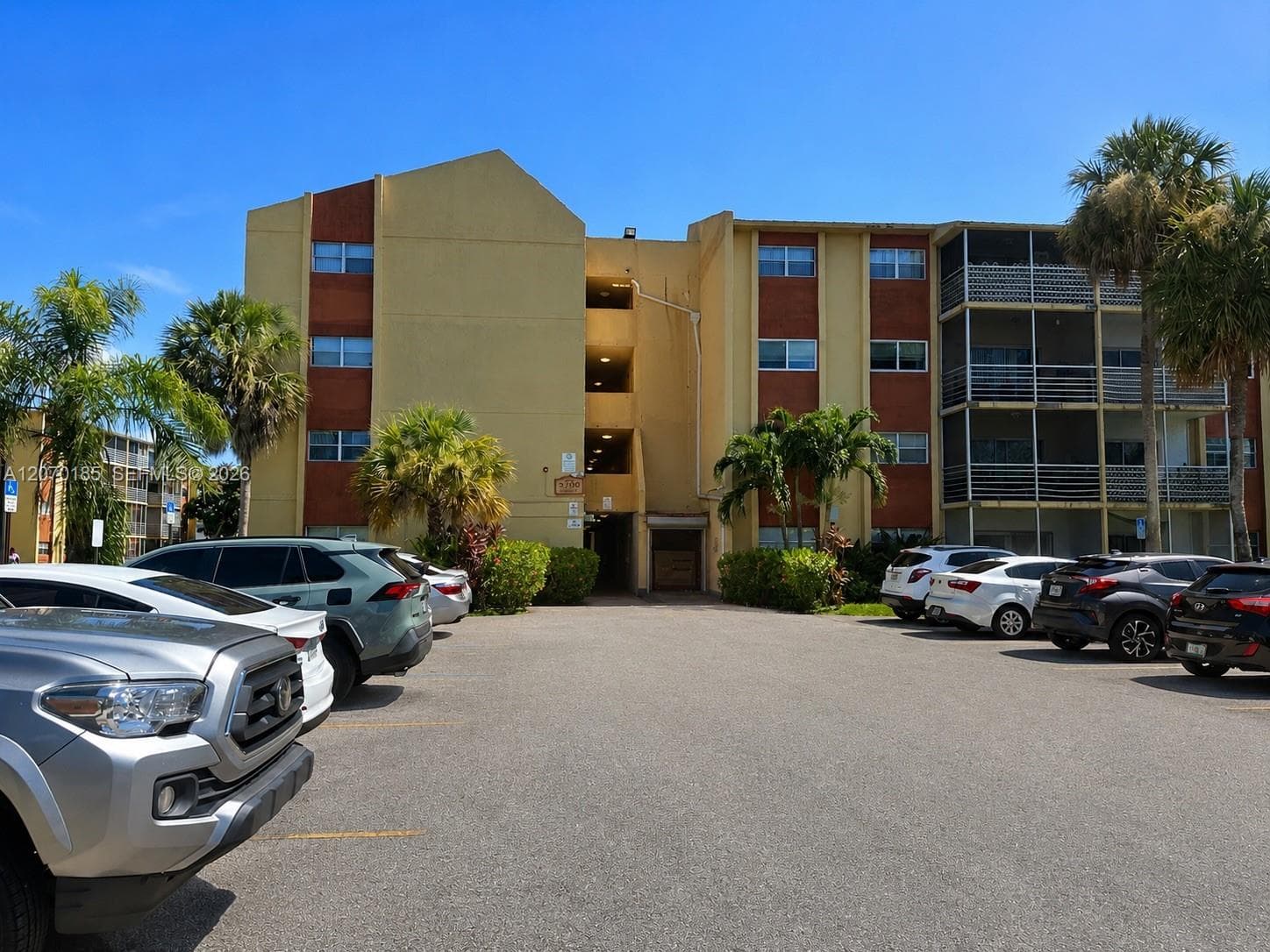 3700 NW 21st St # 206, Lauderdale Lakes, FL 33311