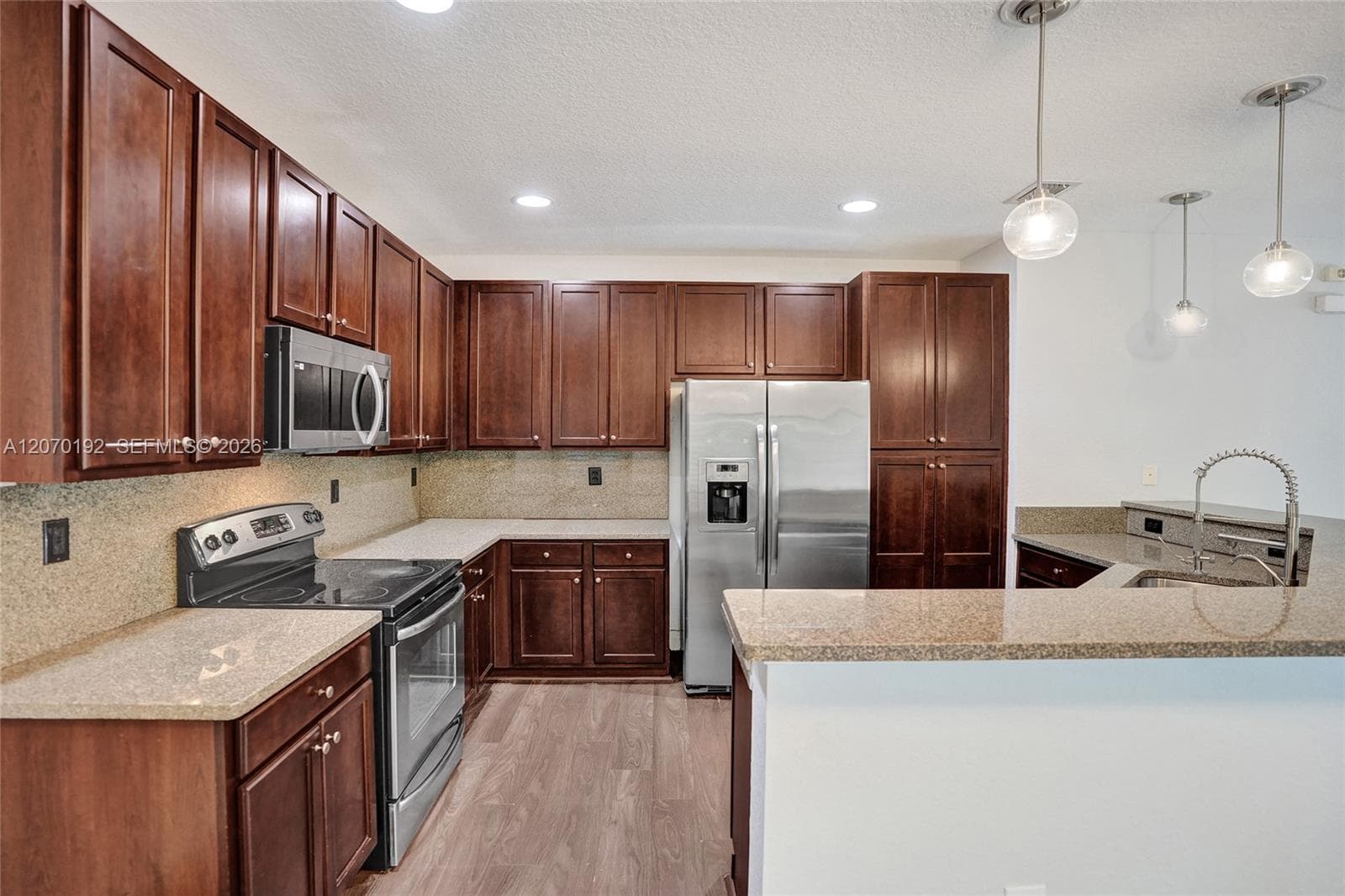 6079 Grand Cypress Cir W, Coconut Creek, FL 33073 — zdjęcie 2