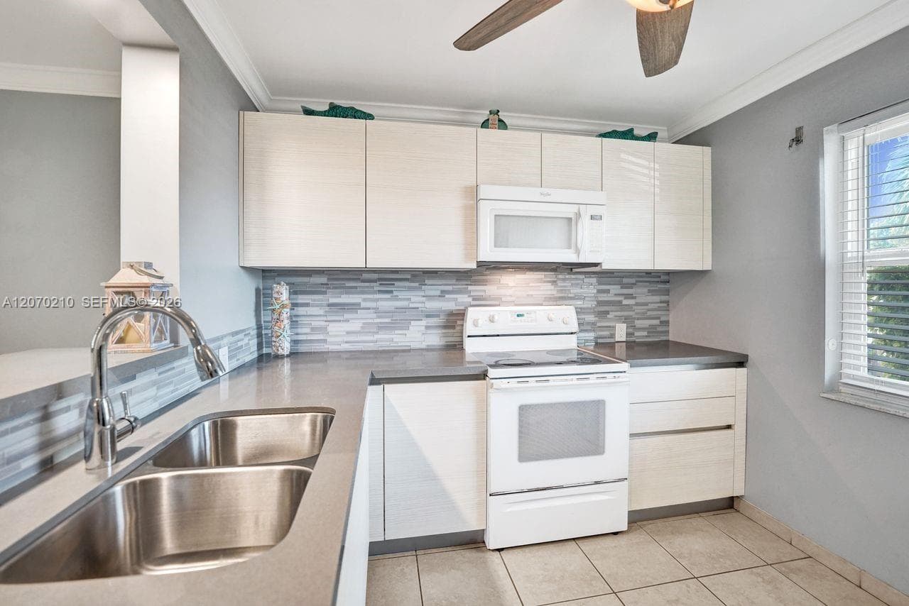 325 SE 11th Ter # 107, Dania Beach, FL 33004 — zdjęcie 3