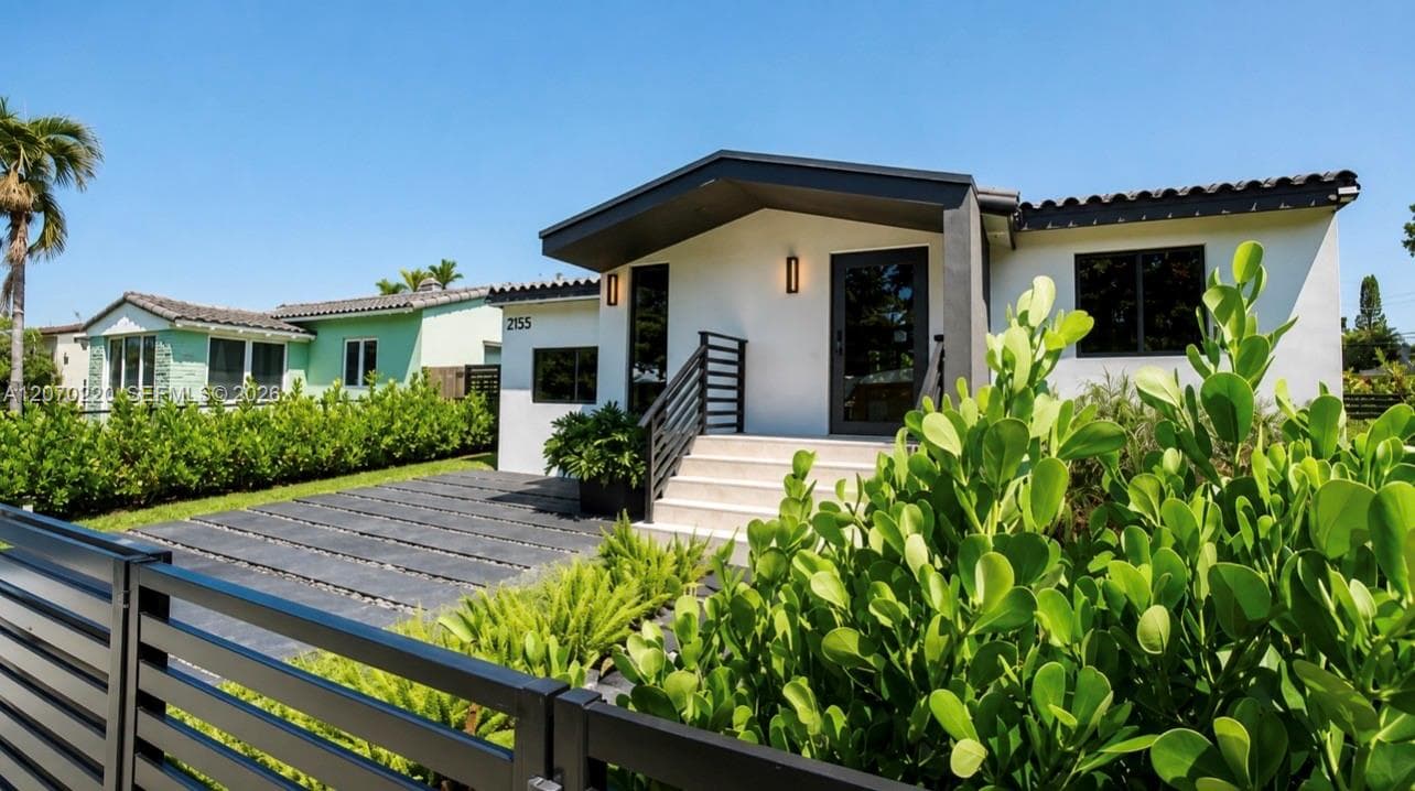 2155 SW 25th Ter, Miami, FL 33133 — zdjęcie 4