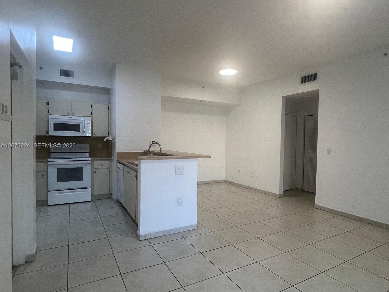 7320 NW 114th Ave # 107, Doral, FL 33178 — zdjęcie 3