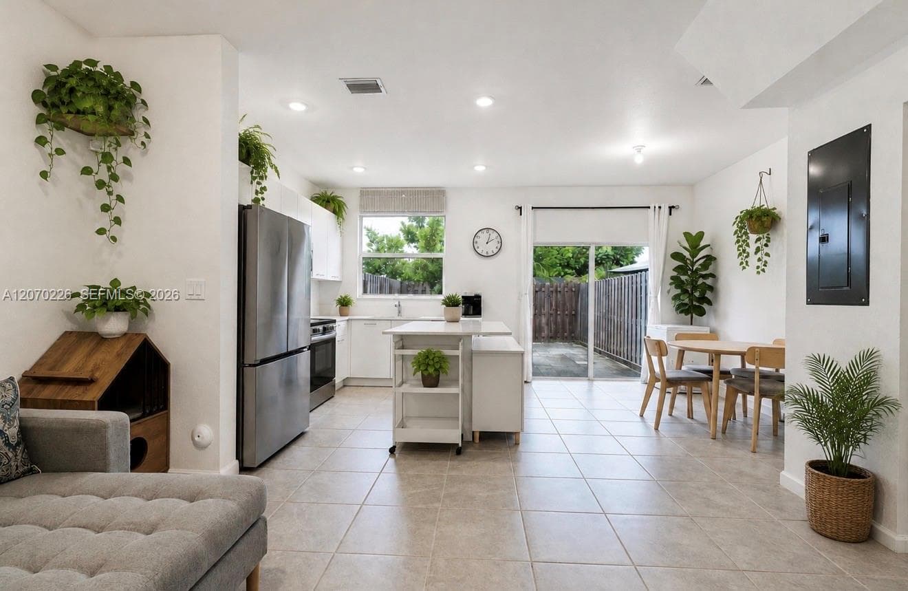 12218 NW 24th Pl, Miami, FL 33167 — zdjęcie 3