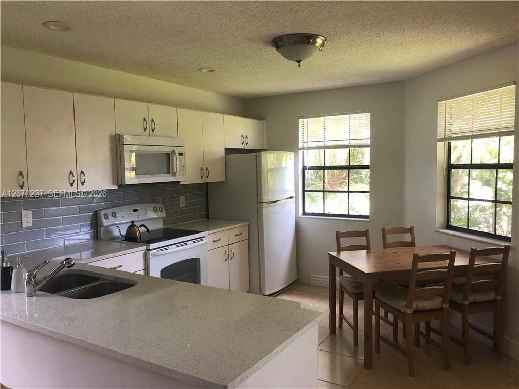 6650 Montego Bay Blvd # B, Boca Raton, FL 33433