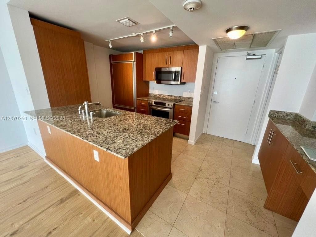 10275 Collins Ave # 415, Bal Harbour, FL 33154