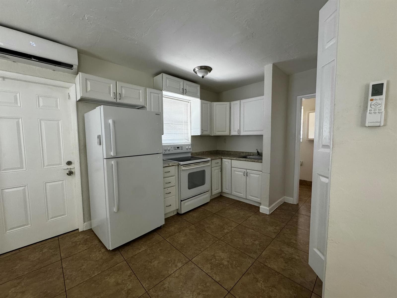 1681 NE 51ST Court, Pompano Beach, FL 33064 — zdjęcie 4