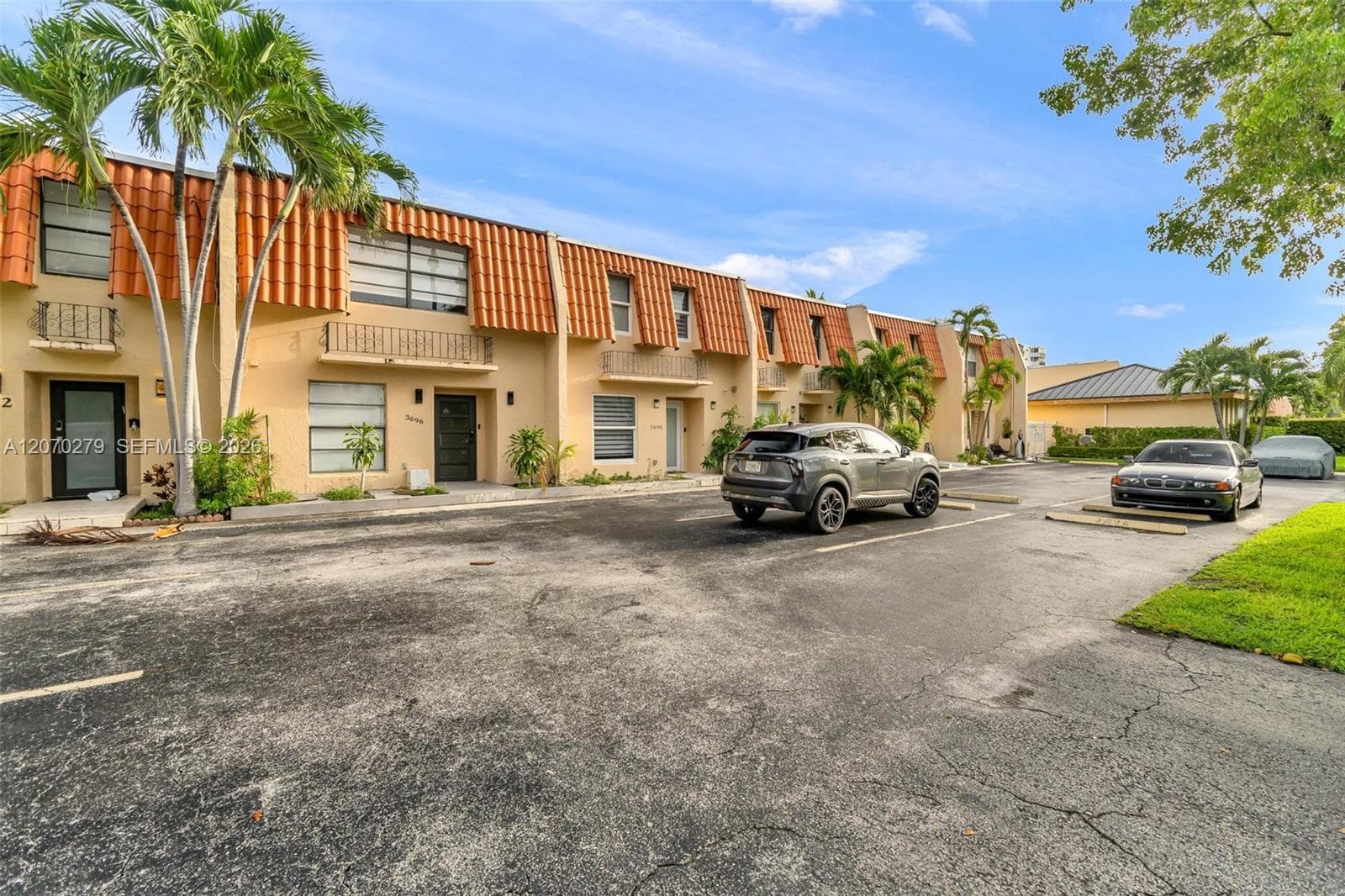 3690 NE 167th St # 34, North Miami Beach, FL 33160 — zdjęcie 3