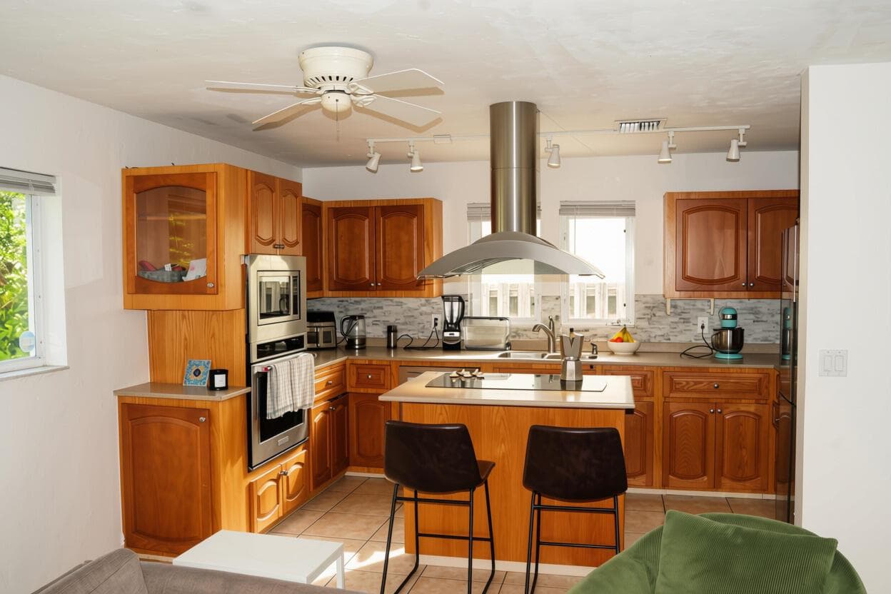 114 NE 16TH Terrace, Fort Lauderdale, FL 33301 — zdjęcie 2