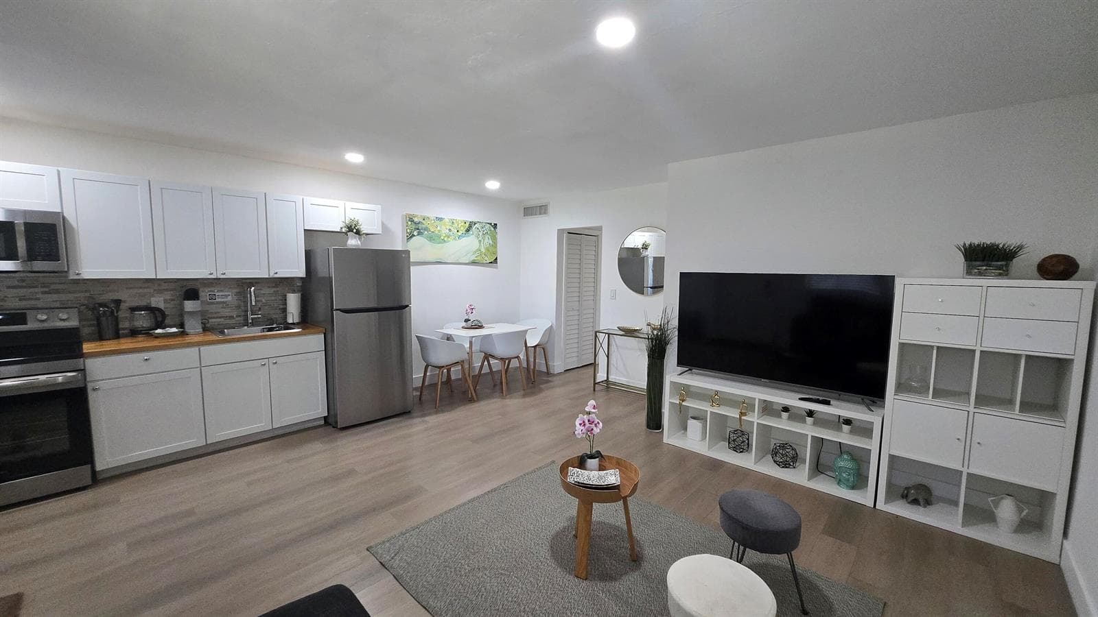 704 NE 8th Street # 10, Hallandale Beach, FL 33009